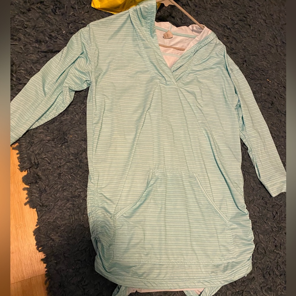 3/4 sleeve light blue prana sun hoodie xs